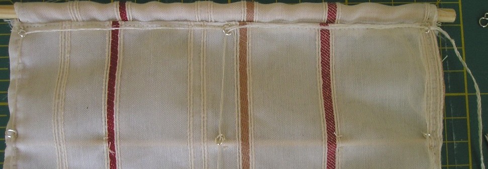 1:12 - miniature folding curtain